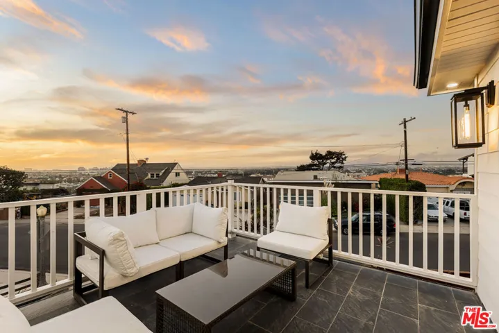 7403 Stewart Avenue, Los Angeles, California 90045