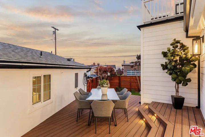 7403 Stewart Avenue, Los Angeles, California 90045
