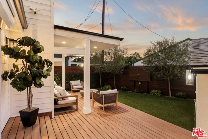 7403 Stewart Avenue, Los Angeles, California 90045