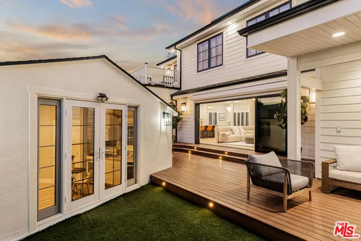7403 Stewart Avenue, Los Angeles, California 90045