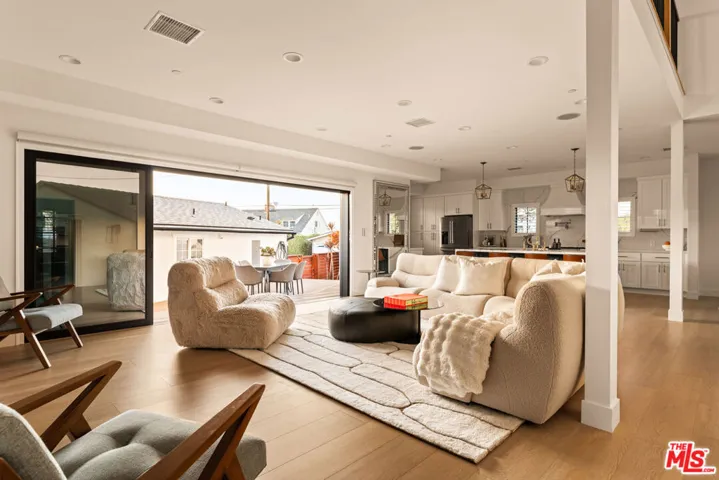 7403 Stewart Avenue, Los Angeles, California 90045