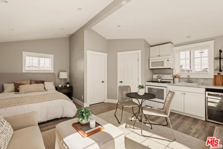7403 Stewart Avenue, Los Angeles, California 90045