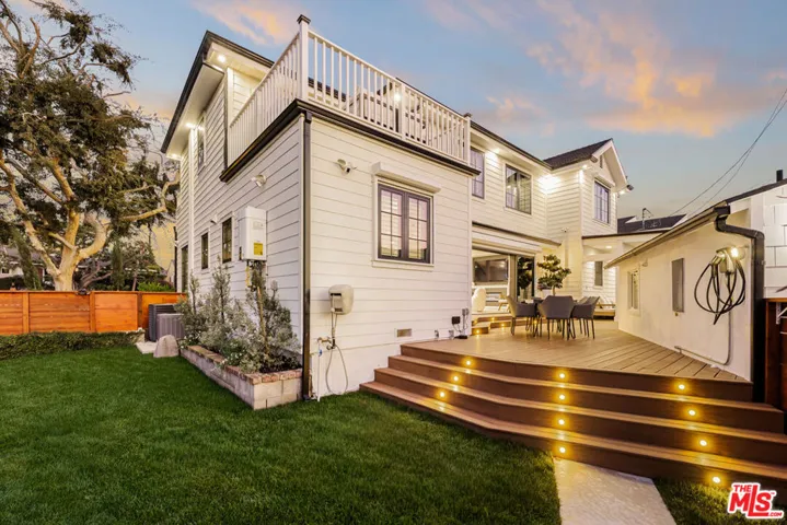 7403 Stewart Avenue, Los Angeles, California 90045