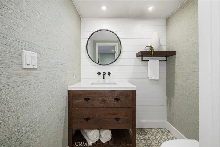 7926 E Garner, Long Beach, California 90808