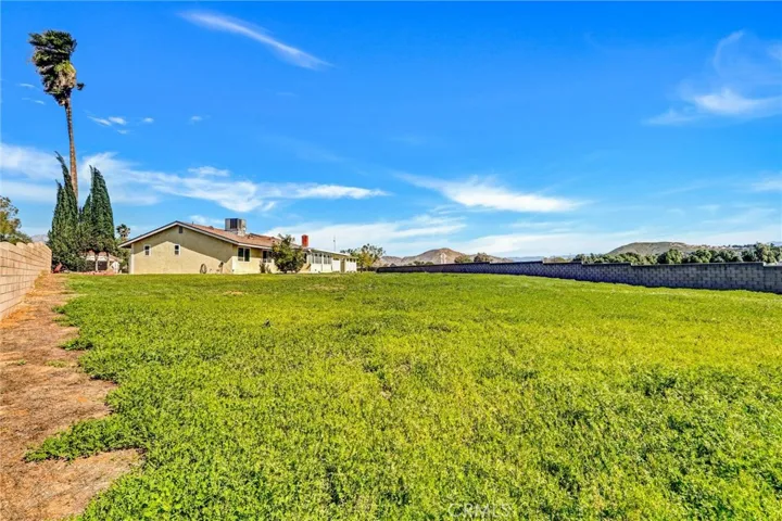 9210 Trailhead, Jurupa Valley, California 92509