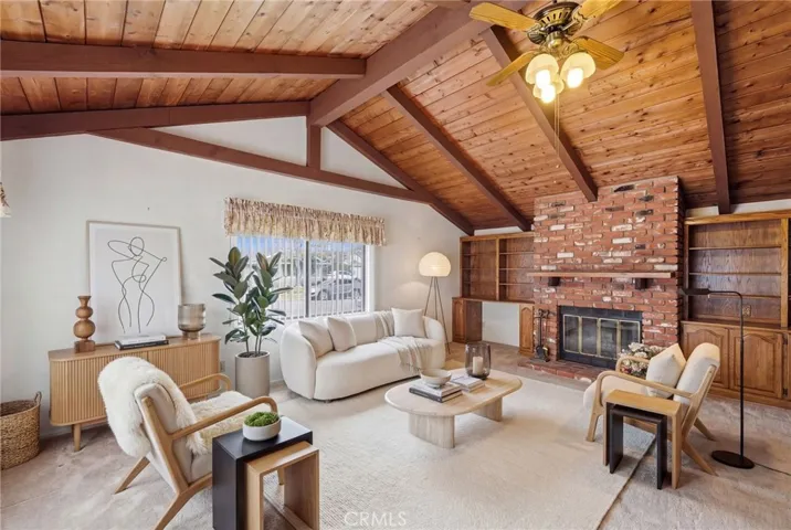 VIRTUALLY STAGED -Images have been digitally enhanced through Virtual Renovation for illustrative purposes only