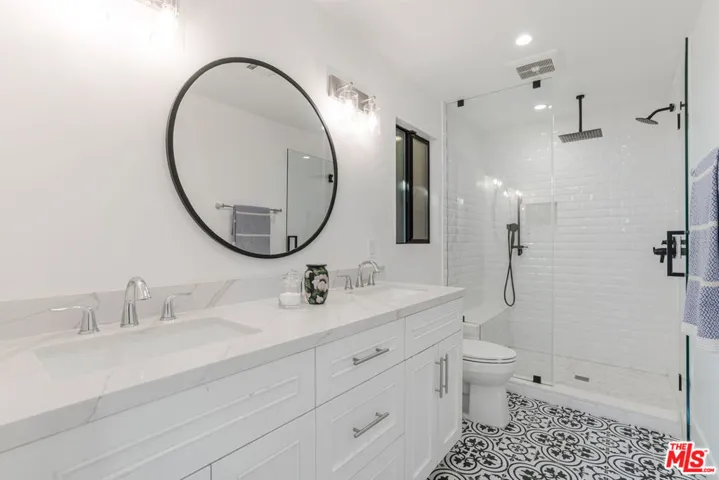 En-suite Bathroom in Primary B