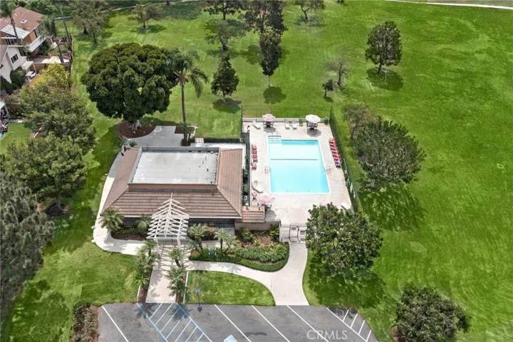 Low HOA with luxury living