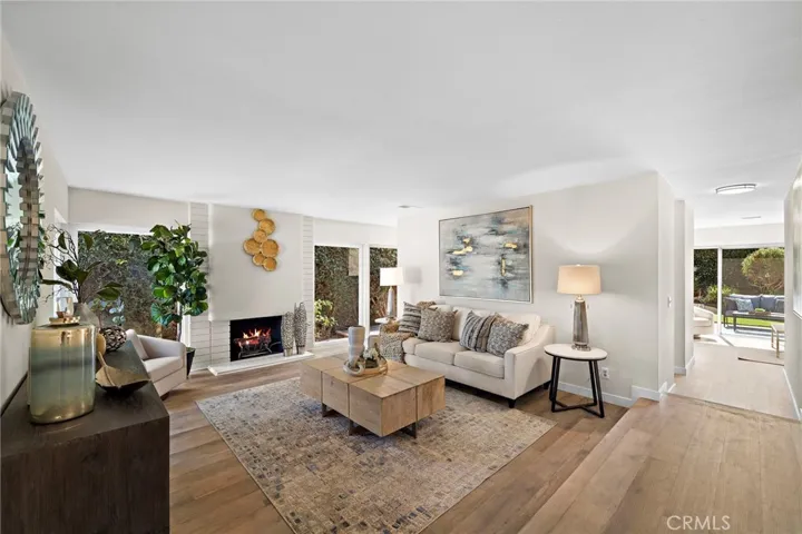 Separate living and family rooms