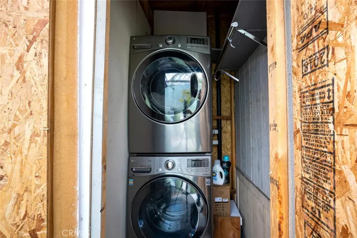 Outdoor stackable laundry included