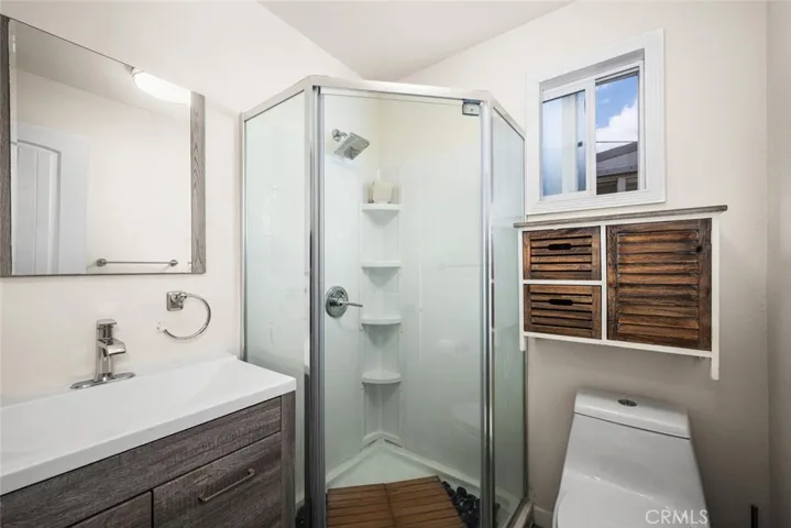Remodeled bath features step-in shower