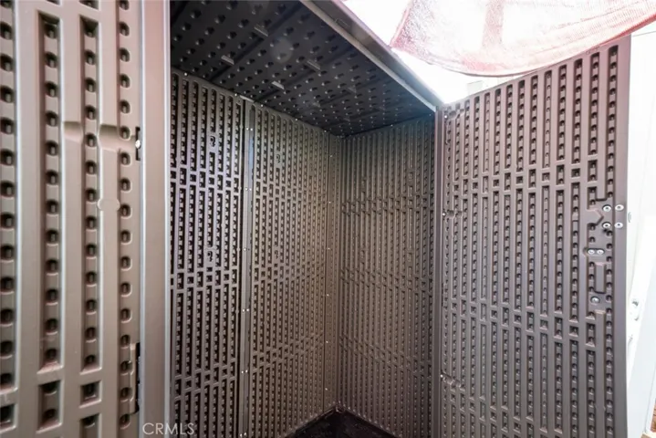 Private back patio shed included