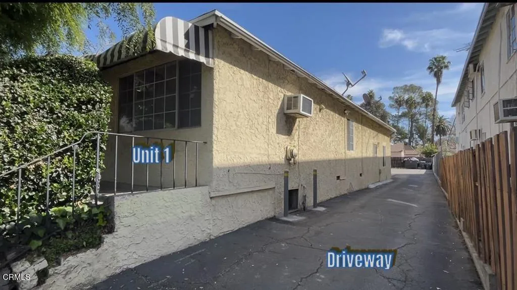 Front Driveway to Parking Area