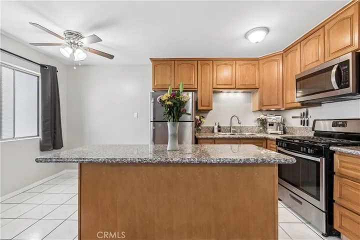 3245 Santa Fe 149, Long Beach, California 90810