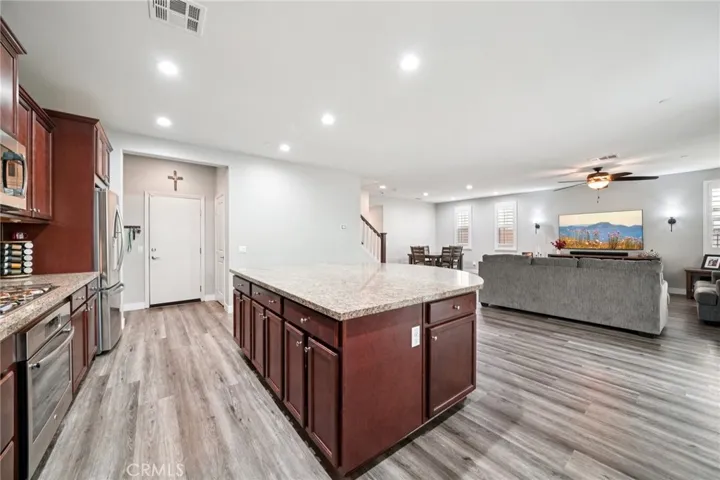 6514 Crescendo Court, Eastvale, California 92880