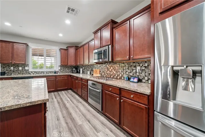6514 Crescendo Court, Eastvale, California 92880