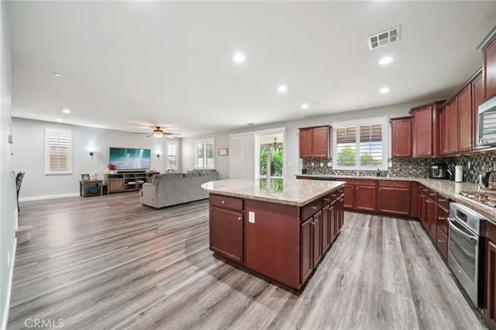 6514 Crescendo Court, Eastvale, California 92880