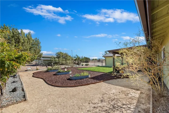 7215 Kourie Way, Oak Hills, California 92344