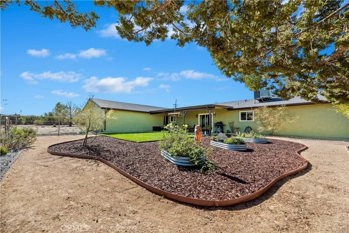 7215 Kourie Way, Oak Hills, California 92344