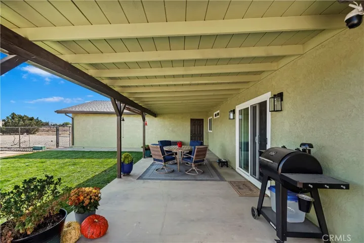 7215 Kourie Way, Oak Hills, California 92344