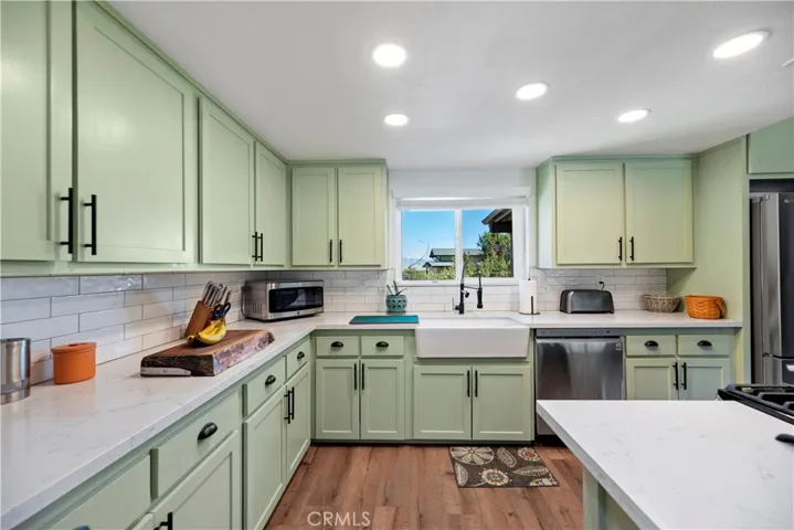 7215 Kourie Way, Oak Hills, California 92344
