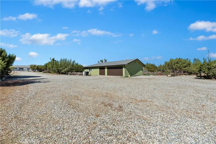 7215 Kourie Way, Oak Hills, California 92344