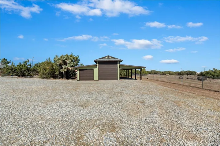 7215 Kourie Way, Oak Hills, California 92344