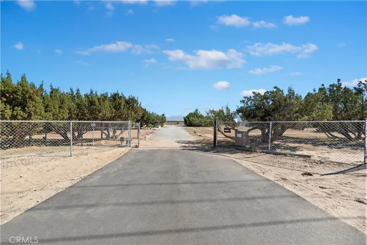 7215 Kourie Way, Oak Hills, California 92344