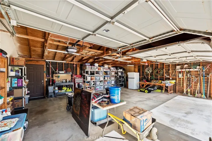7215 Kourie Way, Oak Hills, California 92344