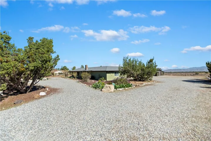7215 Kourie Way, Oak Hills, California 92344