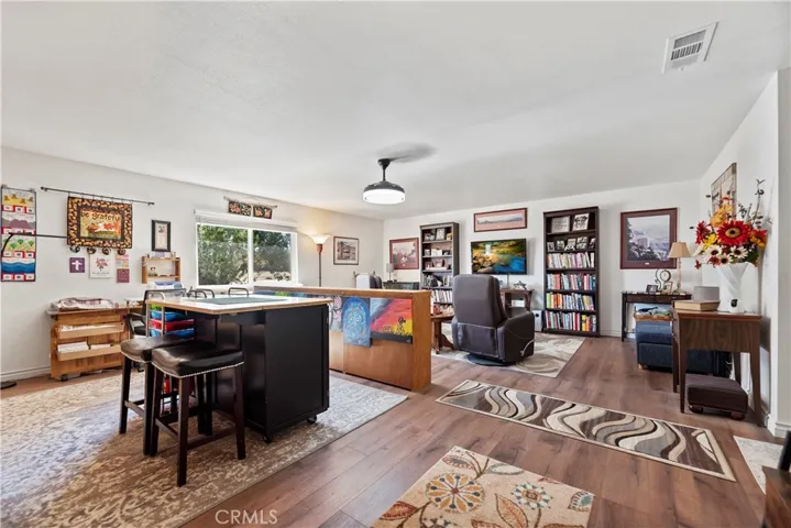 7215 Kourie Way, Oak Hills, California 92344