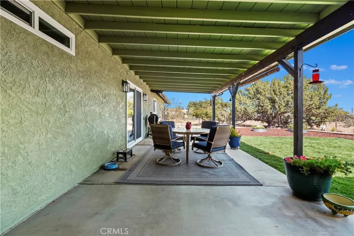7215 Kourie Way, Oak Hills, California 92344