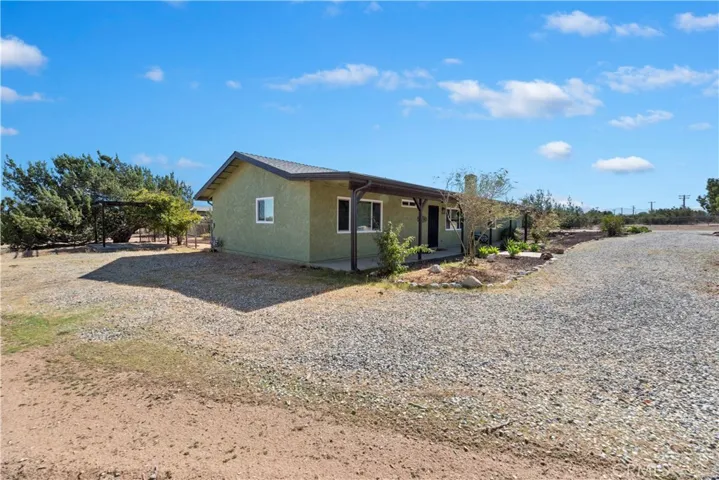 7215 Kourie Way, Oak Hills, California 92344