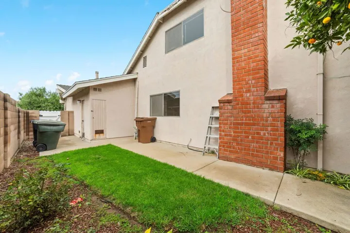Functional Side Yard Space