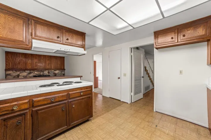 Access to Living and Dining