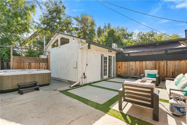 ADU Private Yard w/Spa