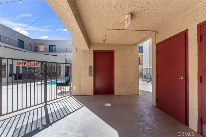 Lobby to Elevator