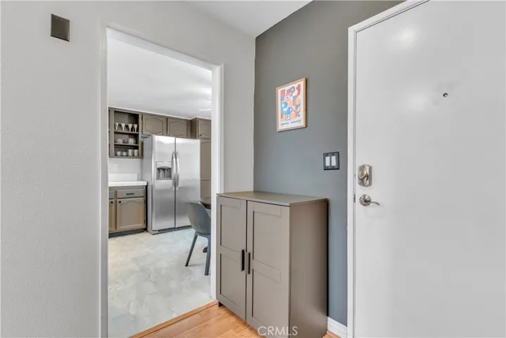 Entry Area to Kitchen