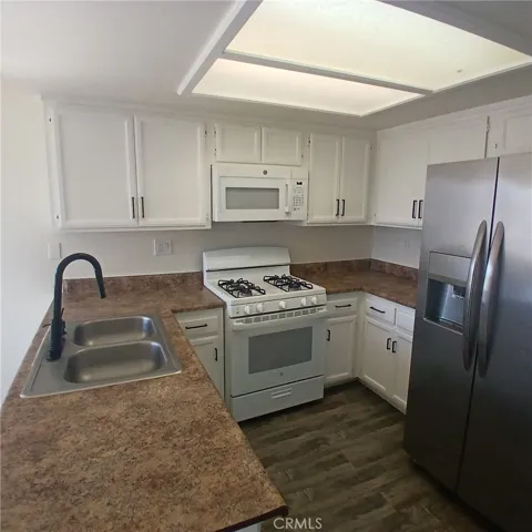 KITCHEN APPLIANCES