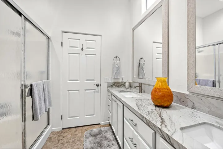 53605-avenida-navarro---020