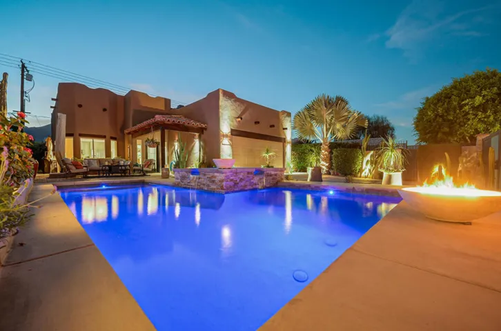 53605-avenida-navarro-008-Night