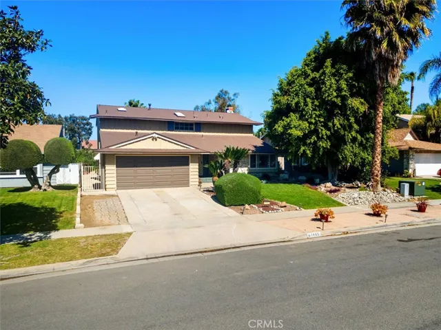 Welcome home to 1445 Del Norte Dr