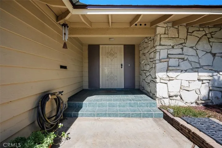 Welcome home to 1445 Del Norte Dr