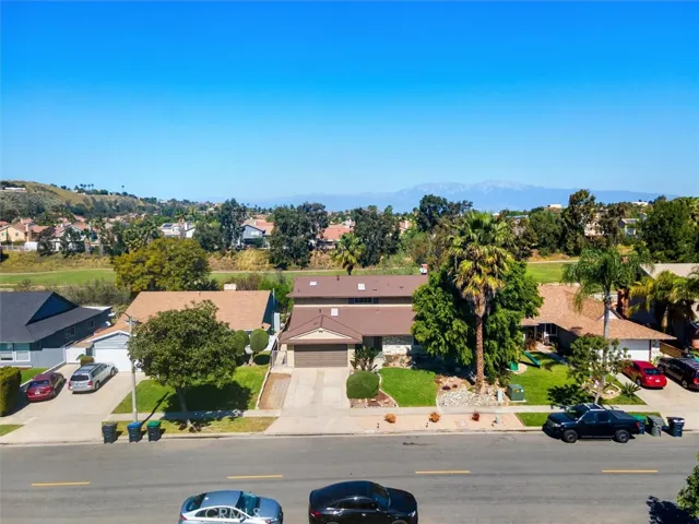 Welcome home to 1445 Del Norte Dr