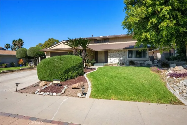 Welcome home to 1445 Del Norte Dr