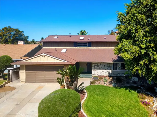 Welcome home to 1445 Del Norte Dr