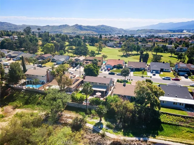 Welcome home to 1445 Del Norte Dr