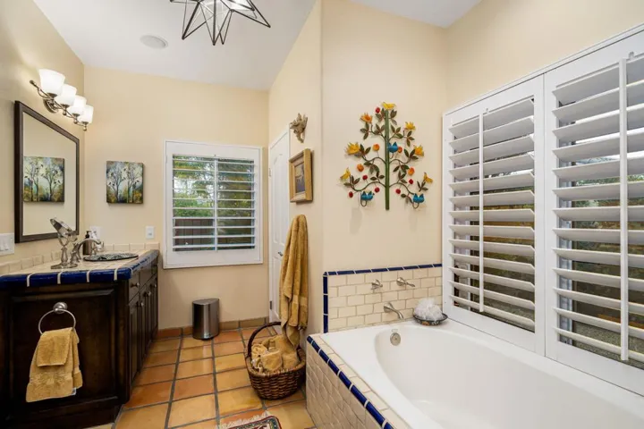 43-web-or-mls-FWMontezuma_OPMG_0326_043