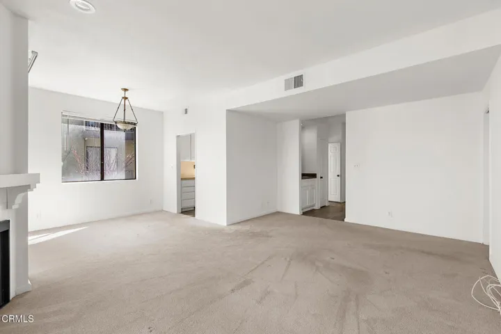 Livingrm Diningrm kit 330Cordova-21