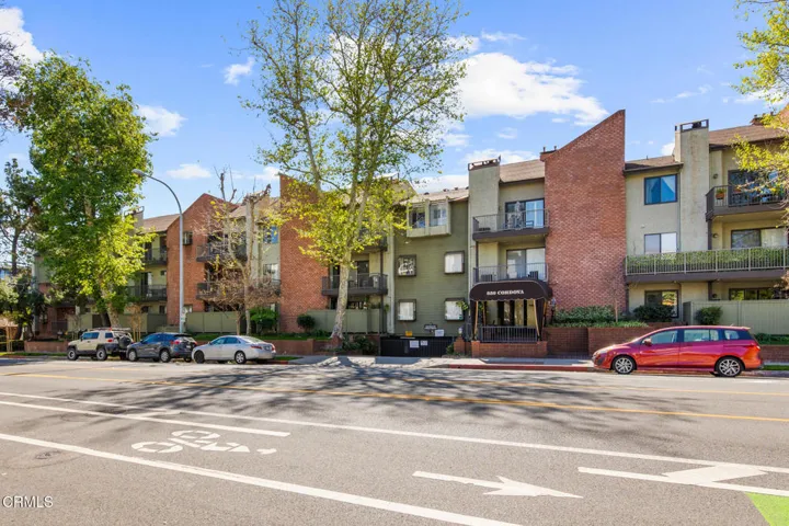 Front of building330Cordova-2